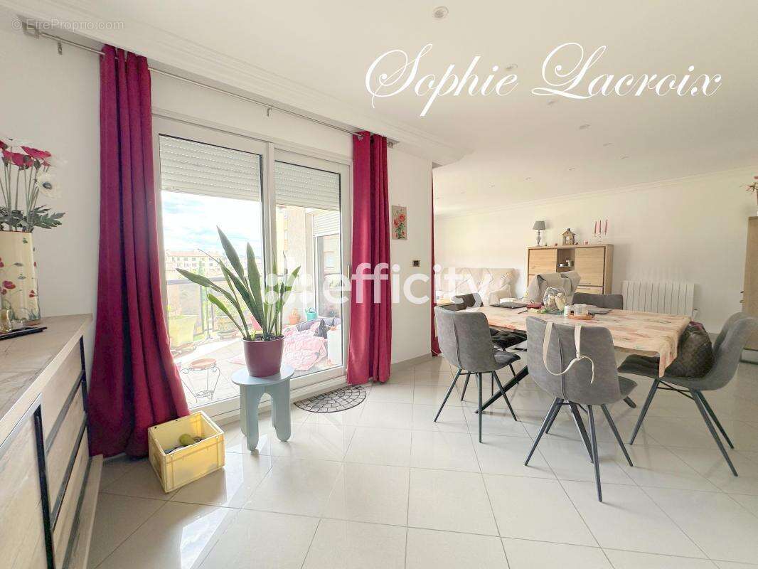 Appartement à LE PEAGE-DE-ROUSSILLON