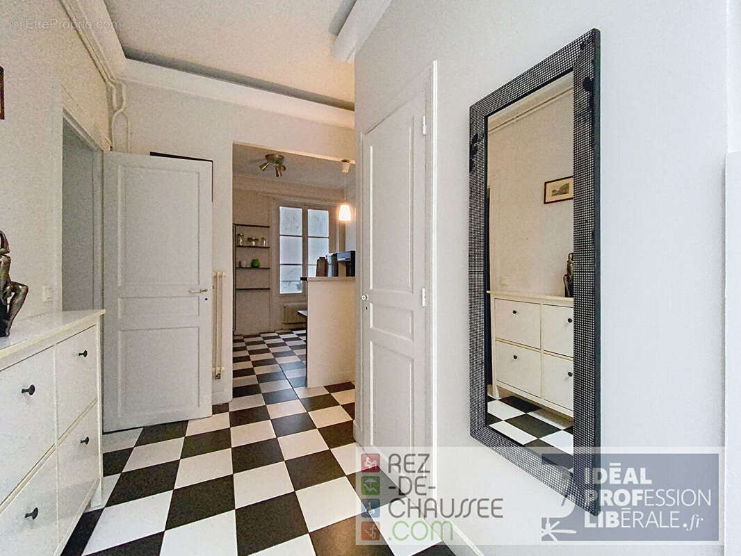 Appartement style atelier rue ruhmkorff. - photo 2