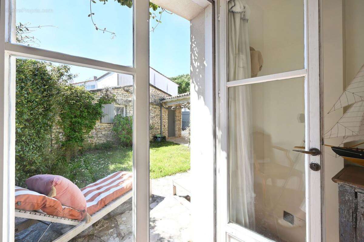 Maison à LES PORTES-EN-RE