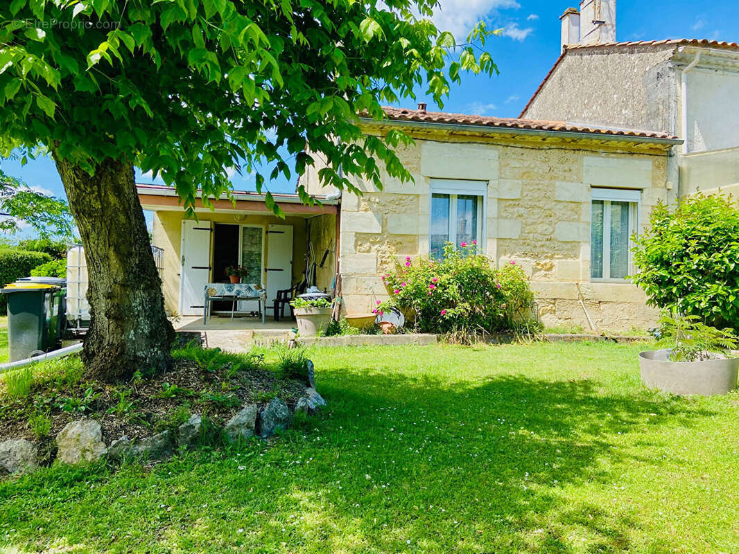 Maison à COUQUEQUES
