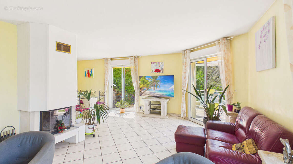 Belle maison de 134m2 avec magnifique vue panoramique. - photo 7
