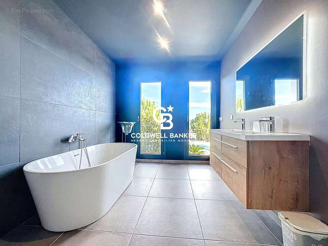 Maison à LES ADRETS-DE-L'ESTEREL