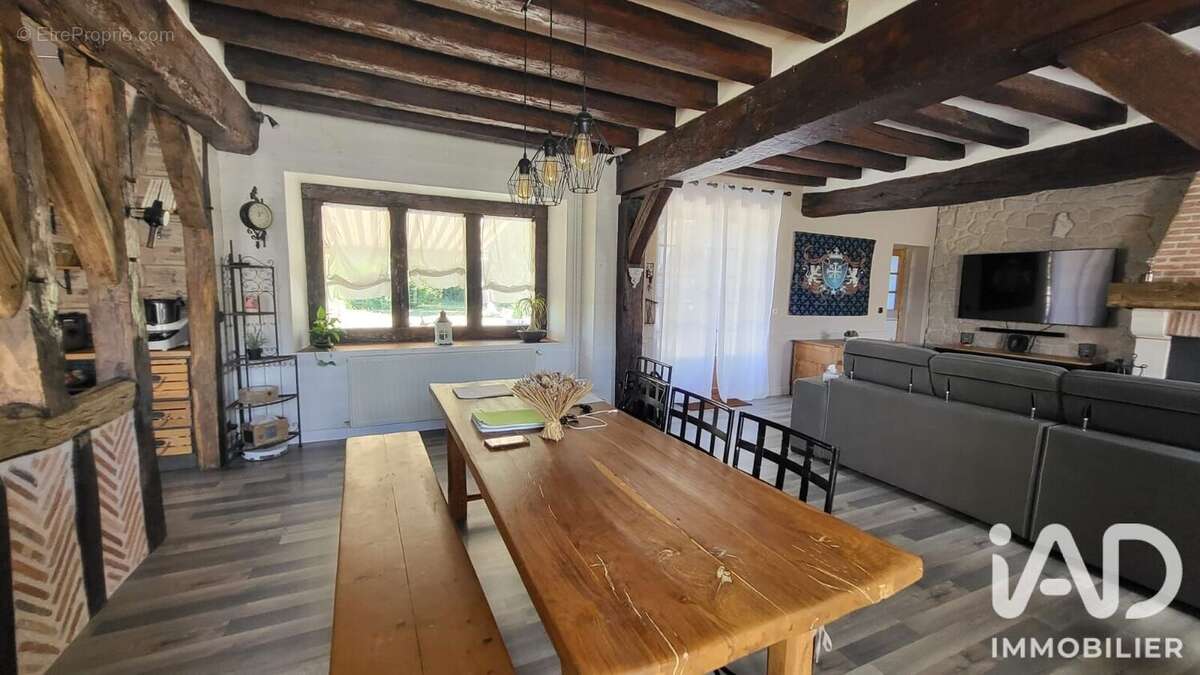 Maison 156 m² à Poulaines  - photo 6