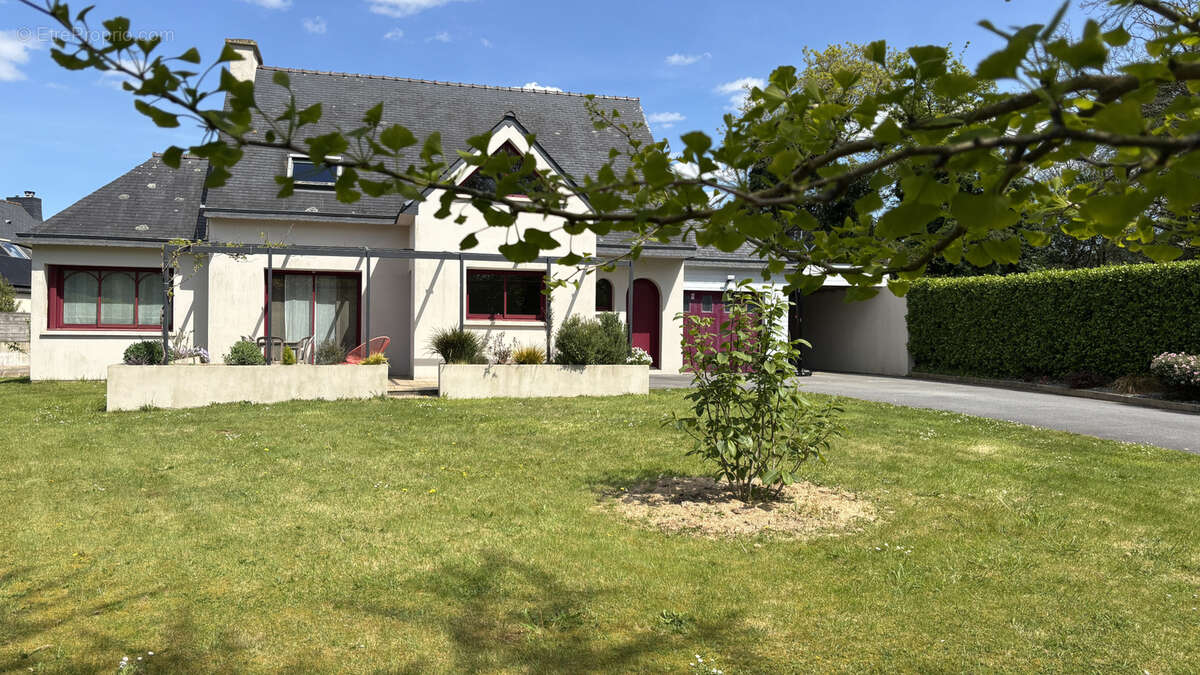 Maison à SAINT-THONAN