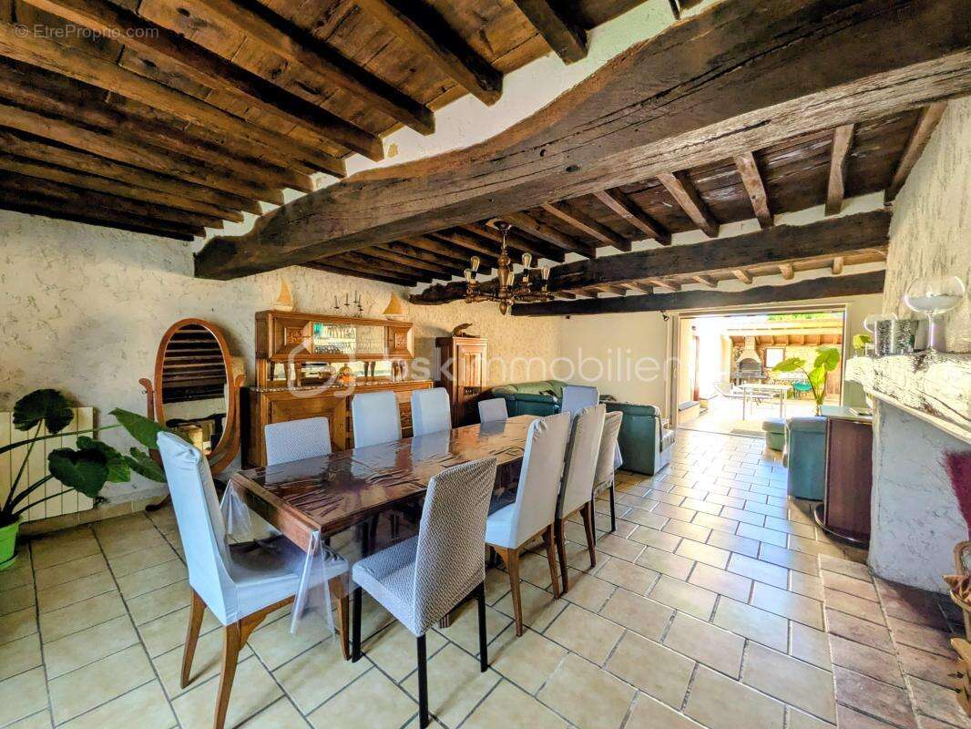 Maison de caractère de 1860 rénovée, DPE A, patio intime et charme unique - photo 5