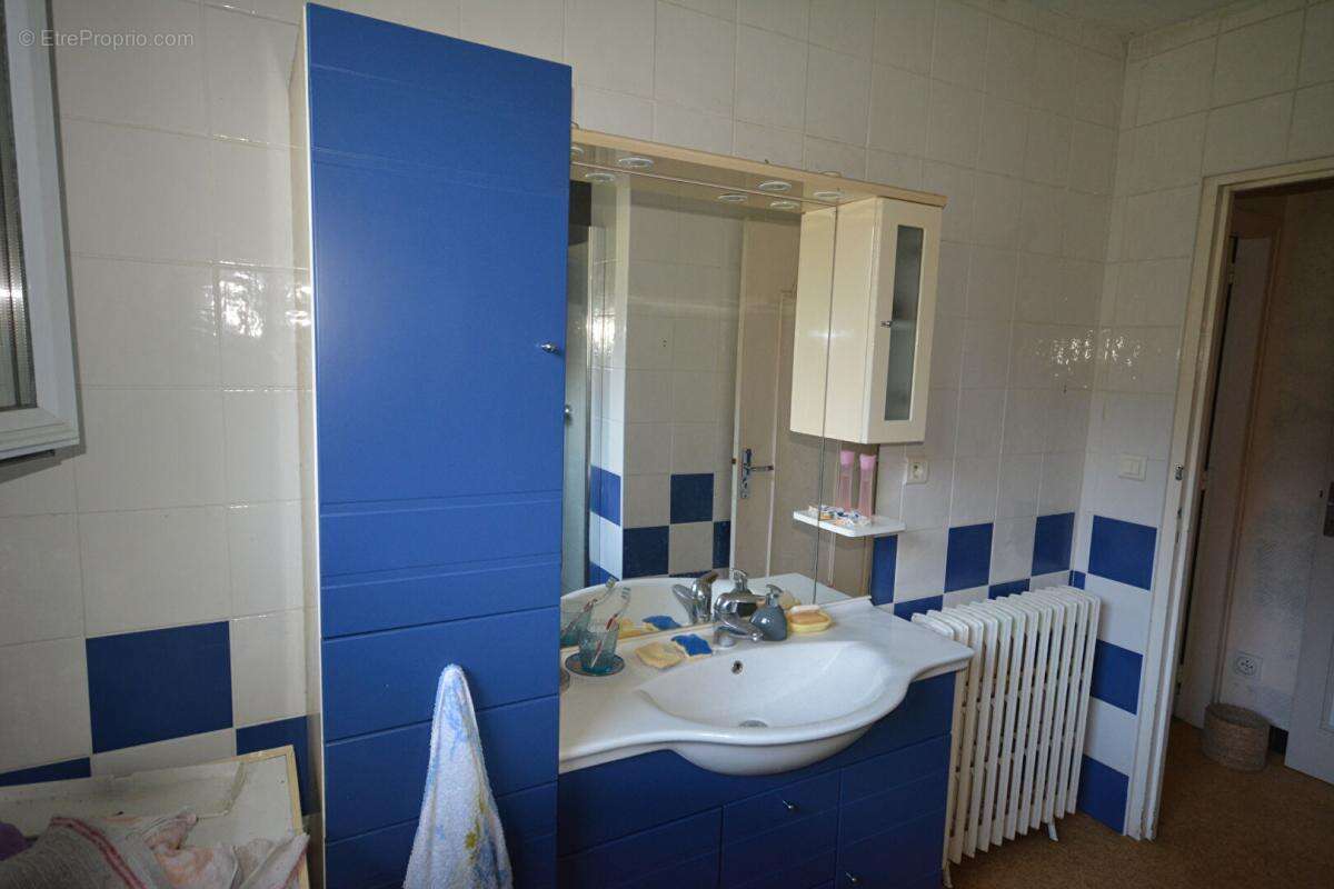 Maison à AMBAZAC