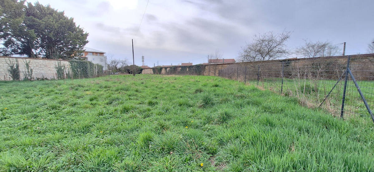 Terrain à BOURG-EN-BRESSE