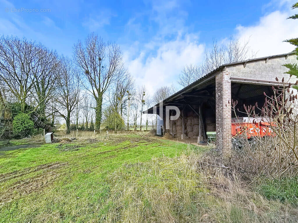 Charmante fermette avec dépendances et hangar sur plus de 4 000 m² - photo 9