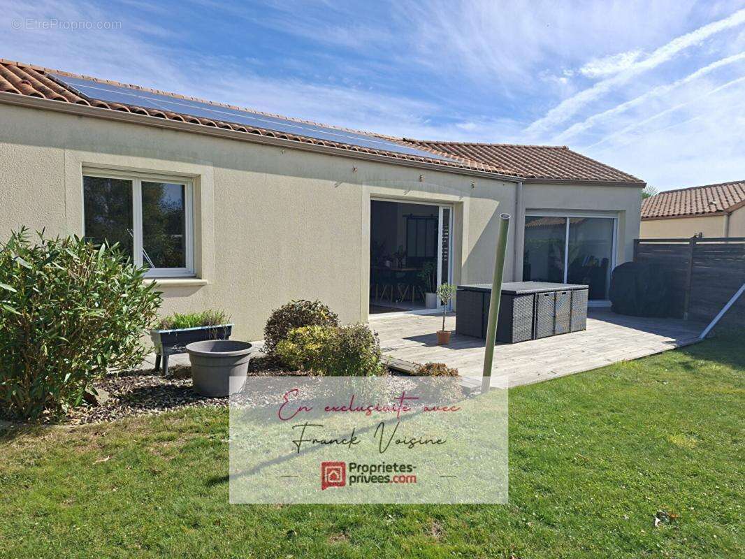 Maison à VENDRENNES