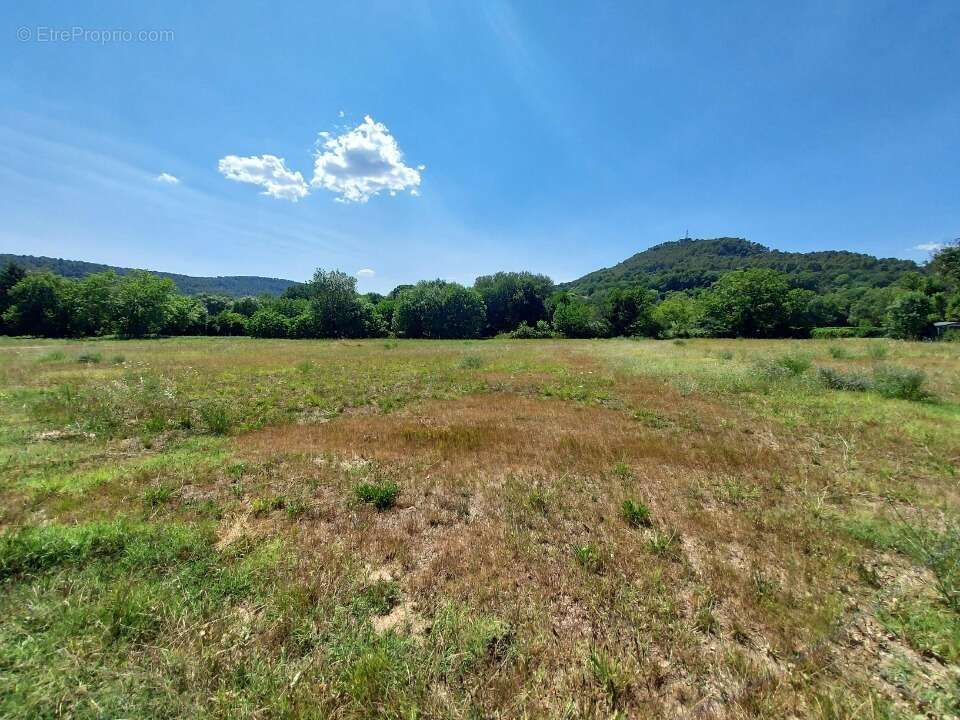 Terrain 1020 m² à Salernes  - photo 3