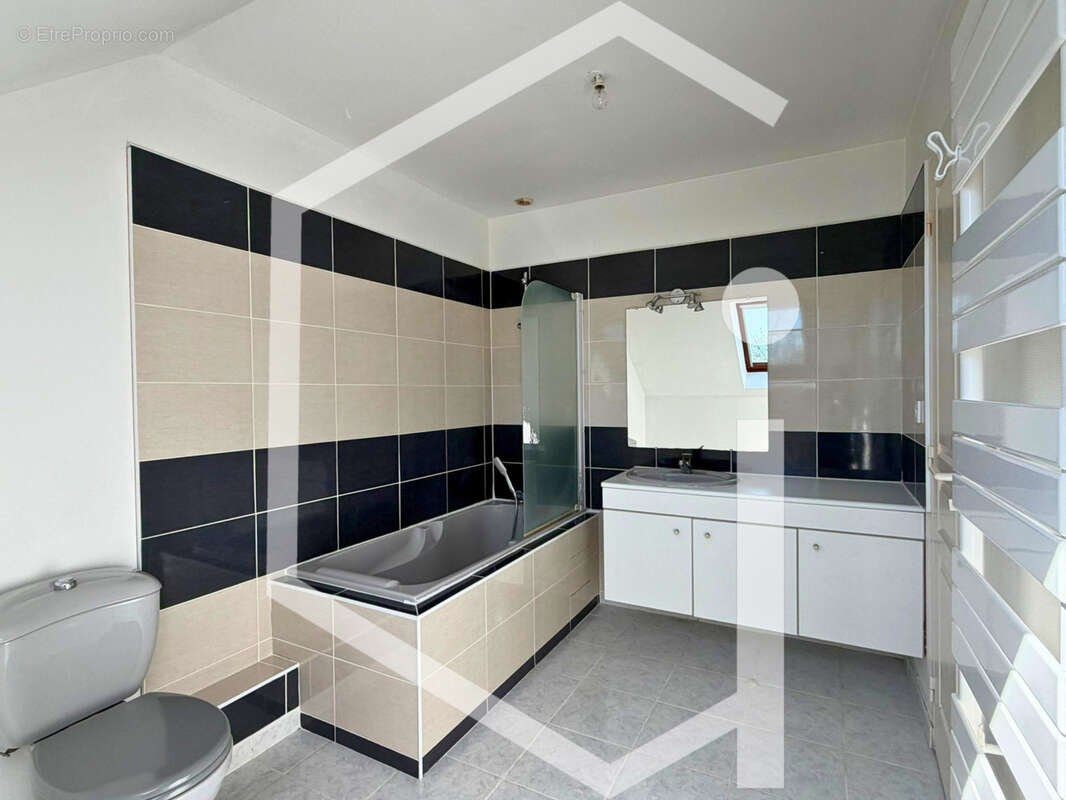 Maison à COSNE-COURS-SUR-LOIRE