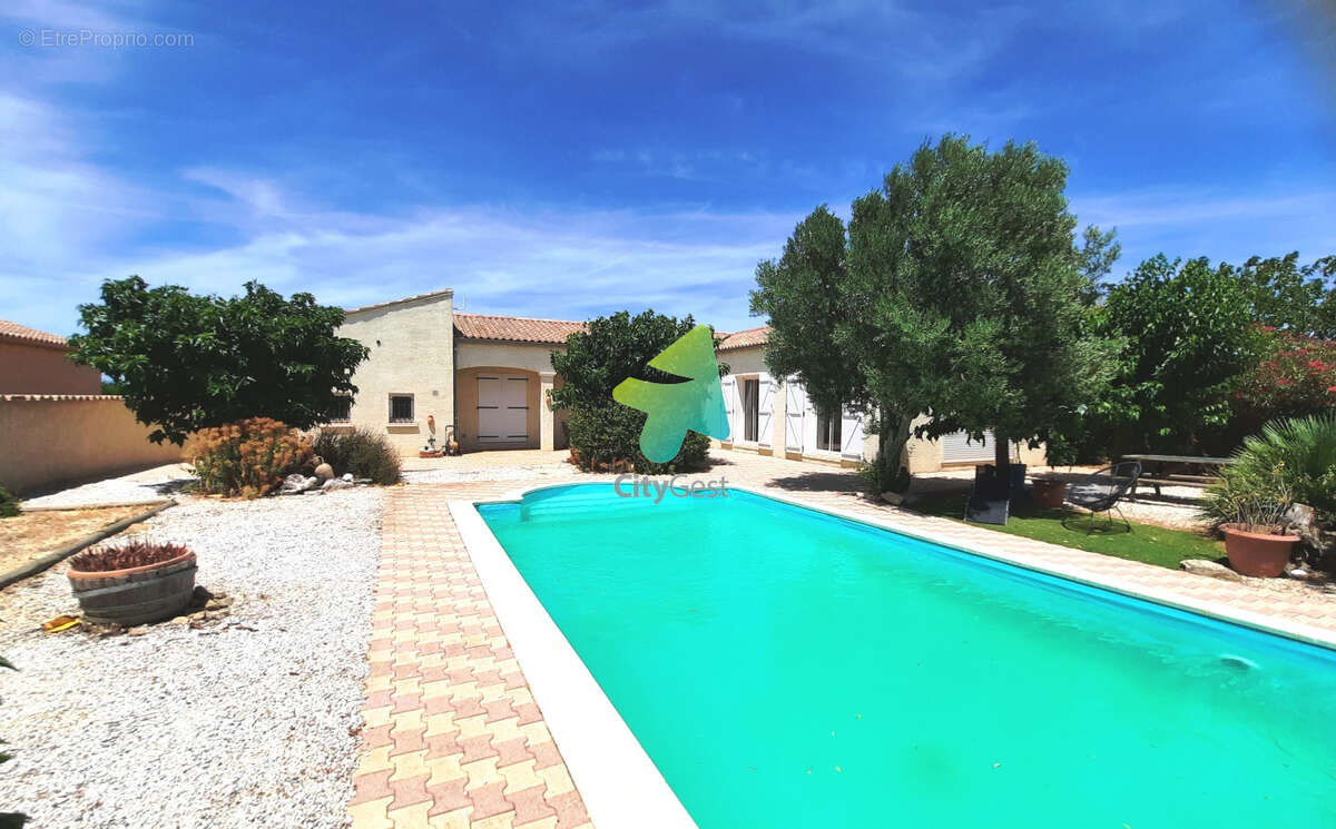 Villa de plain-pied avec piscine et dépendance sur 1054 m2 de terrain - photo 23