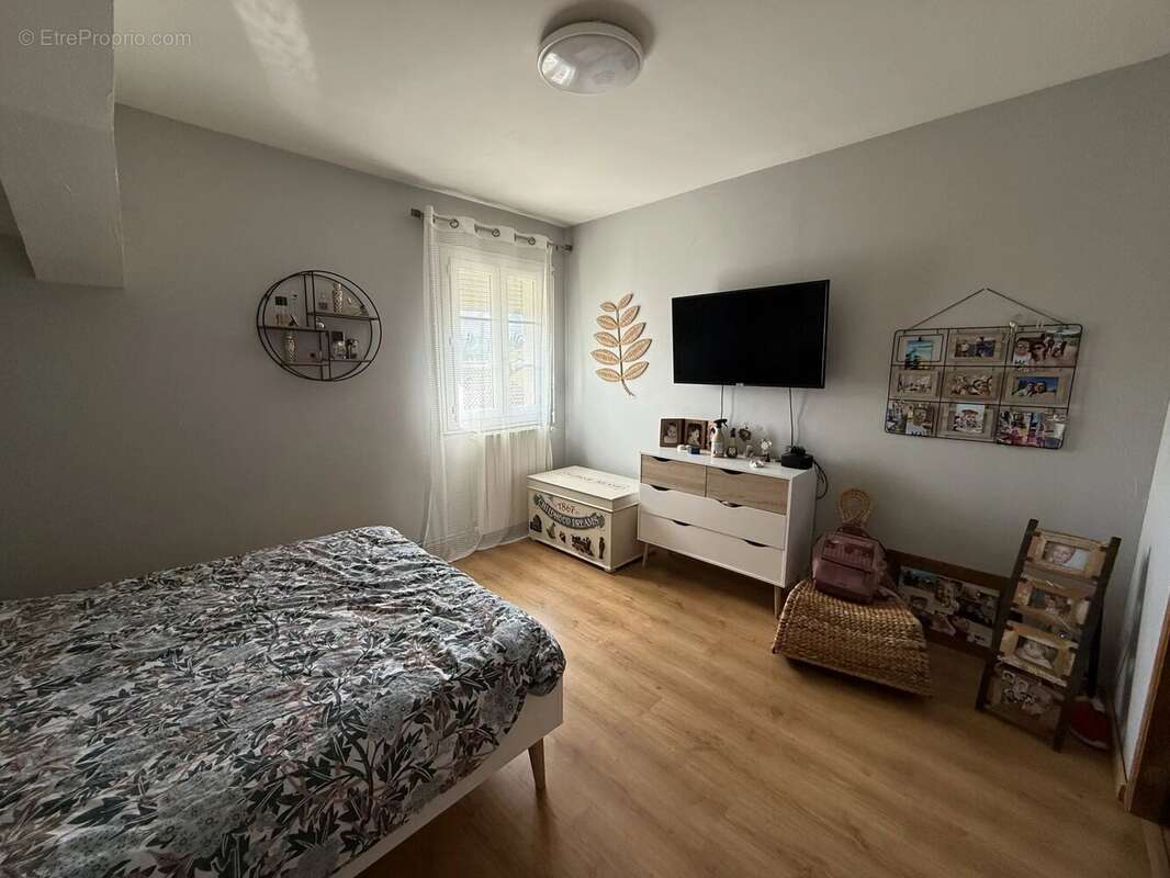 Maison à MONTELIMAR