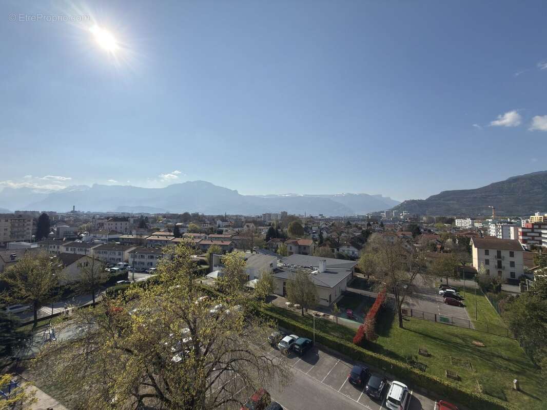 Appartement à SAINT-MARTIN-D'HERES