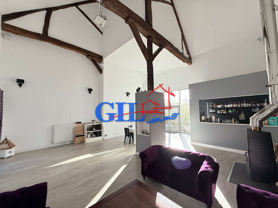 Maison à SAVIGNY-LE-TEMPLE