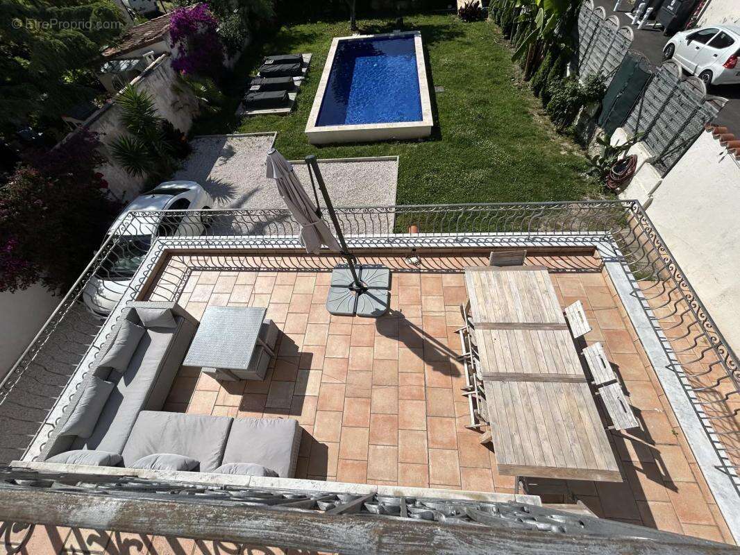 Maison à VALLAURIS