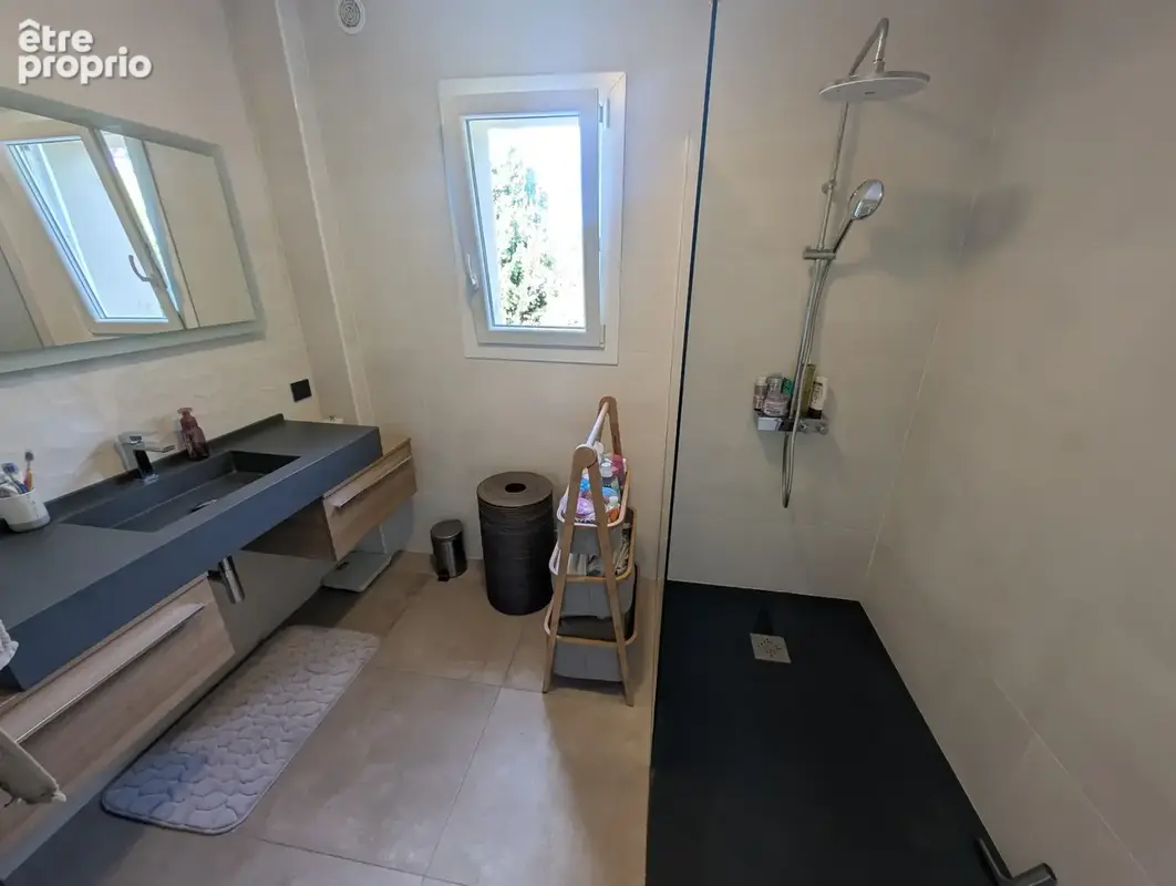 Rare sur le secteur du brusc   grande maison avec piscine et double garage - photo 10