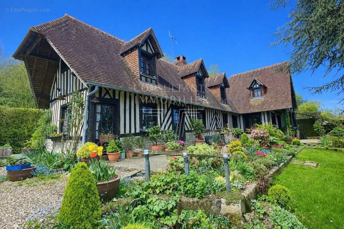 Maison à PONT-L'EVEQUE