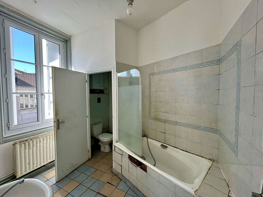 Immeuble de rapport Niort centre 3 appartements T2 - photo 10