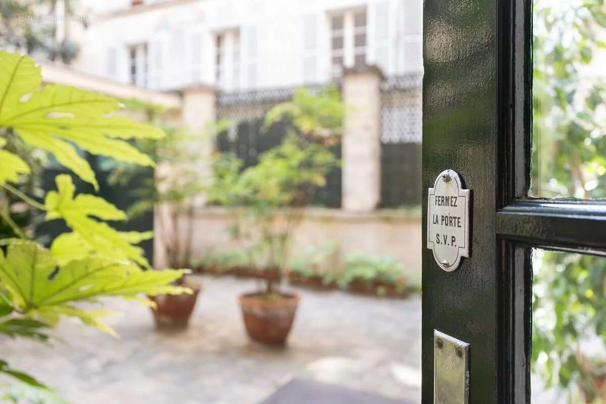 Appartement à PARIS-6E