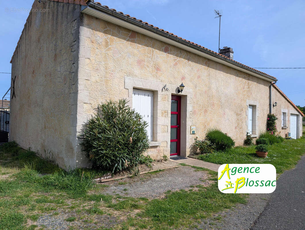 Maison à SAINT-GENEST-D'AMBIERE