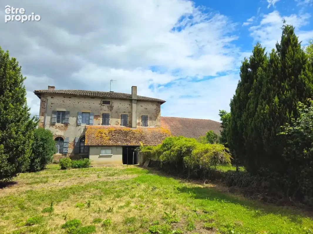 Maison 210 m² à Dommartin  - photo 3