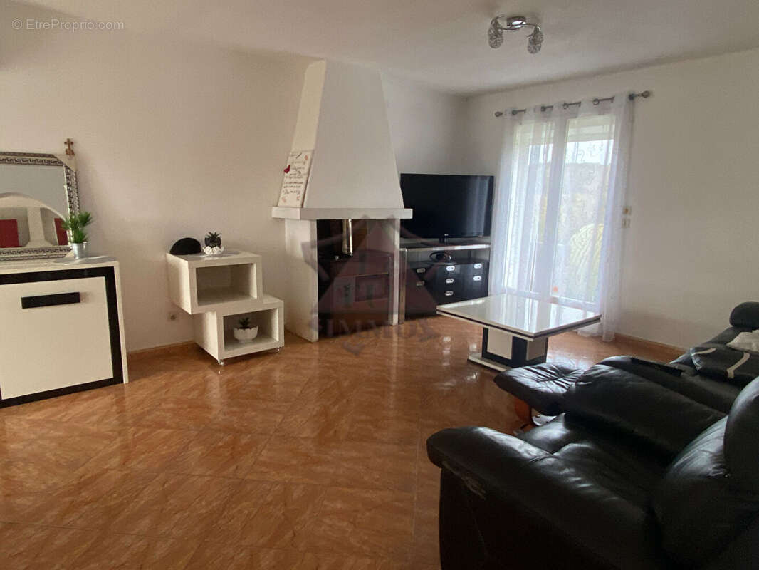 Maison avec parking - Rousson - photo 4