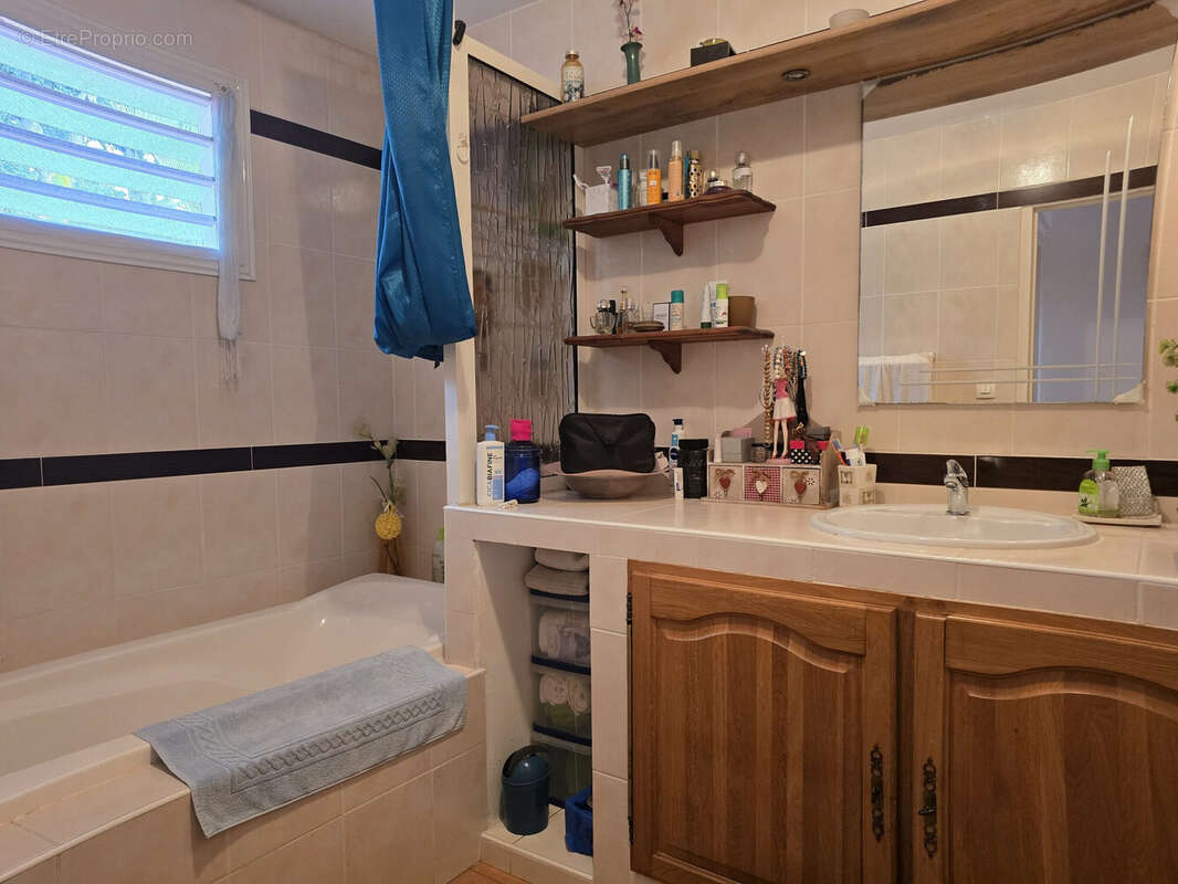 Appartement 479 m² à Saint-Pierre  - photo 8