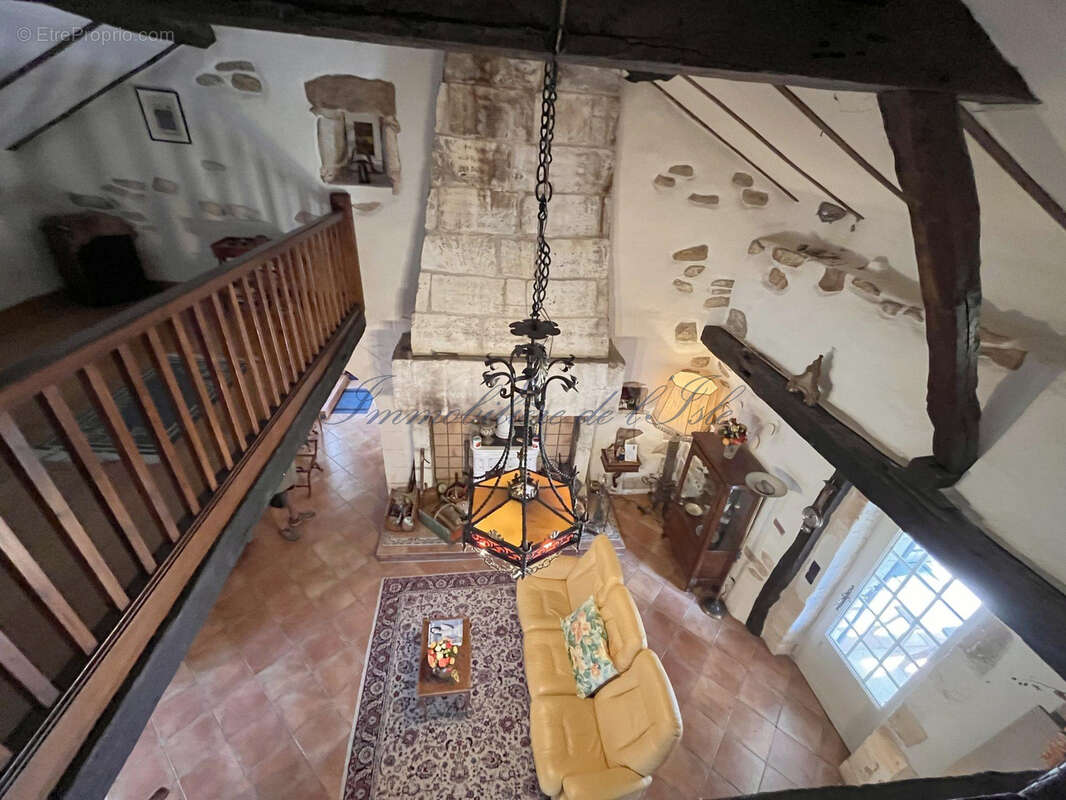 Maison à PAUSSAC-ET-SAINT-VIVIEN