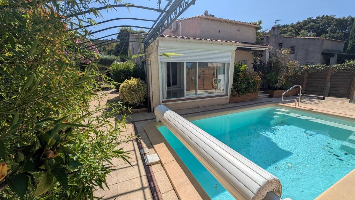 Maison à SIX-FOURS-LES-PLAGES