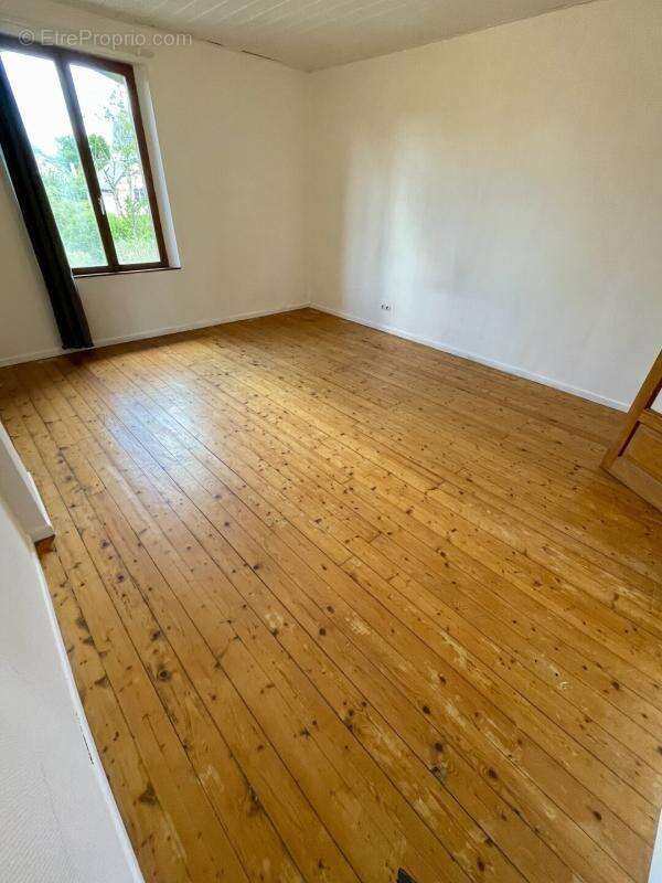 Maison à SAINT-MOREL