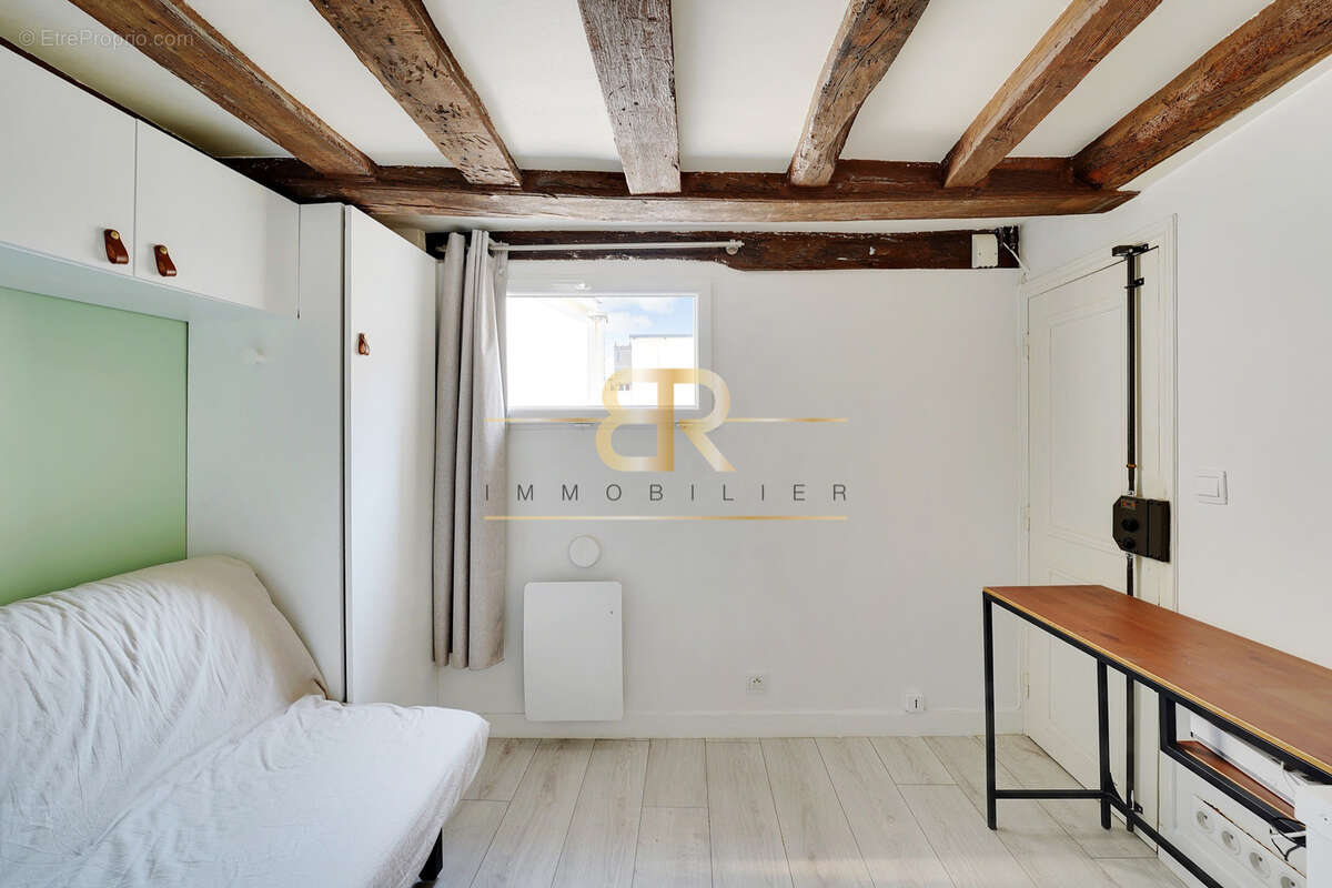 Appartement à PARIS-3E