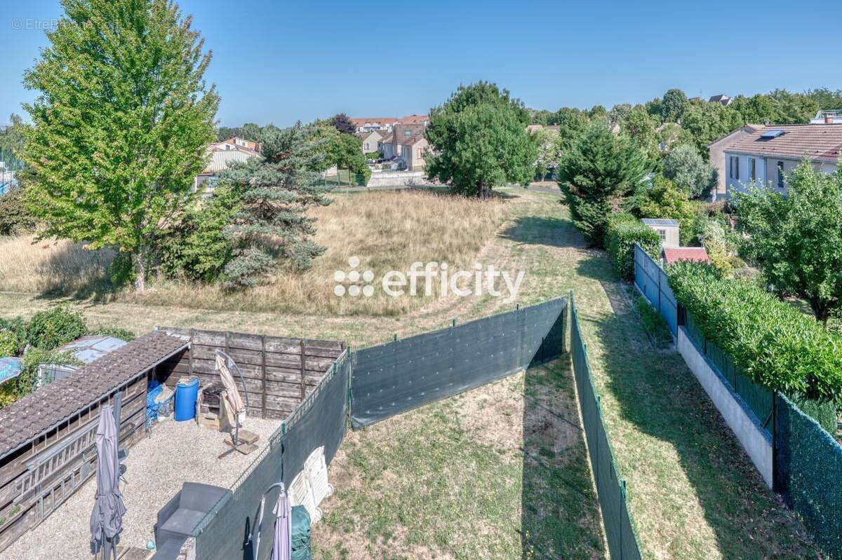 Maison à COMBS-LA-VILLE