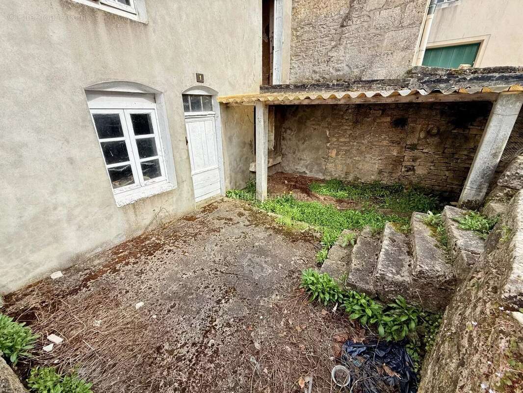 Maison à SOULAUCOURT-SUR-MOUZON