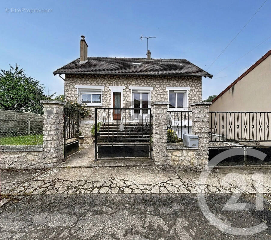 Maison à LECHELLE