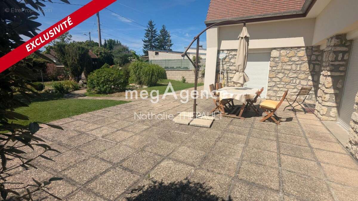 GUERNES (78520) – Élégante propriété familiale de 230 m² - photo 14