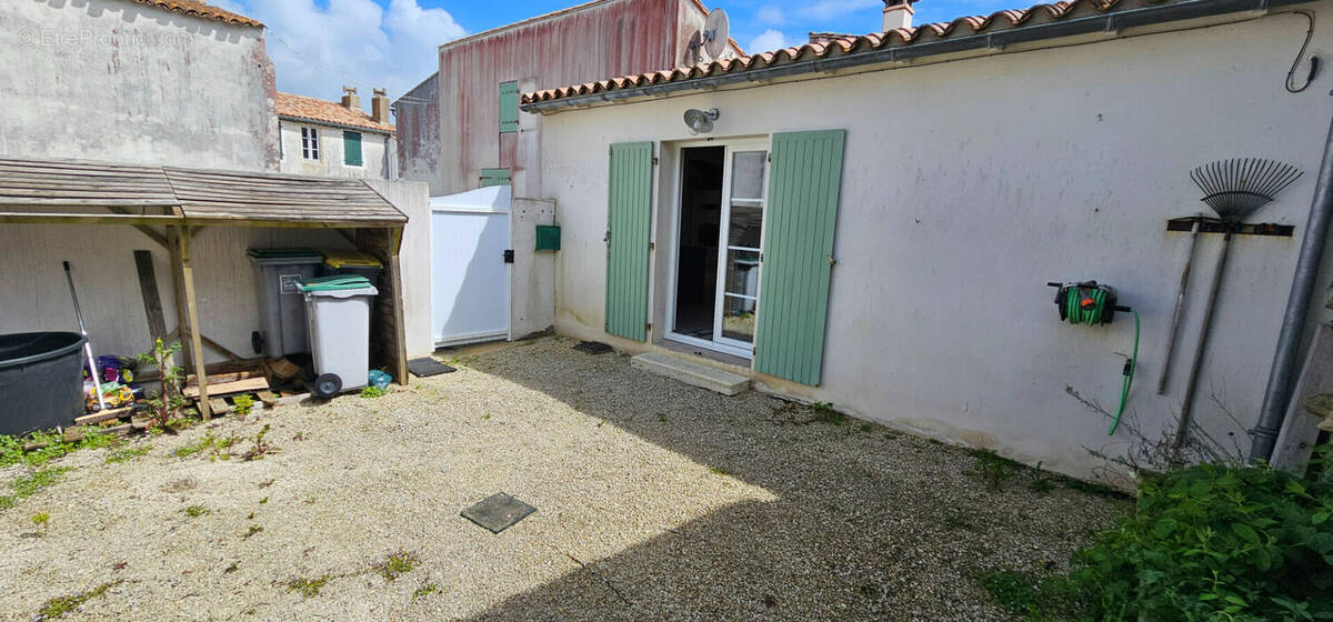 Maison à SAINT-CLEMENT-DES-BALEINES