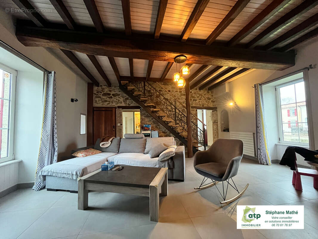 Maison à SAINT-DENIS-LA-CHEVASSE