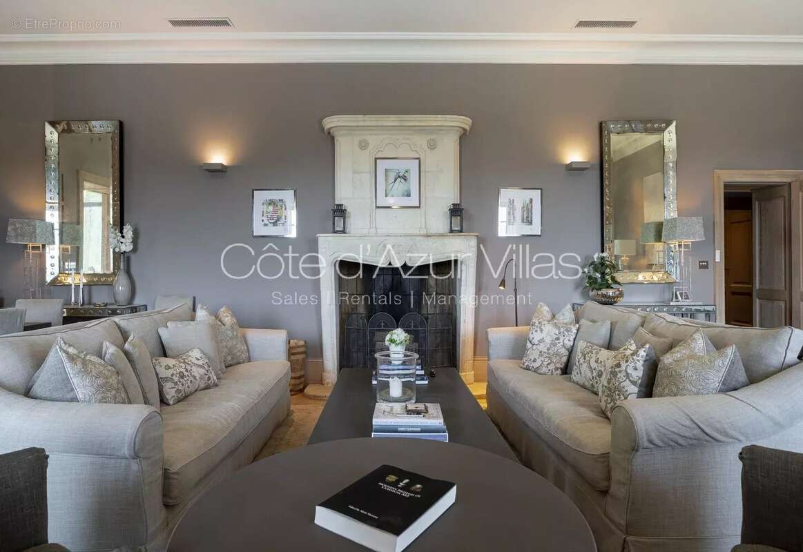 Maison à MOUGINS