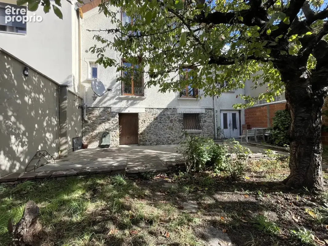 DRANCY - LES OISEAUX - Pavillon familial - 122m2 - 4 chambres - garage et grand jardin - proche gare RER B Drancy - photo 14