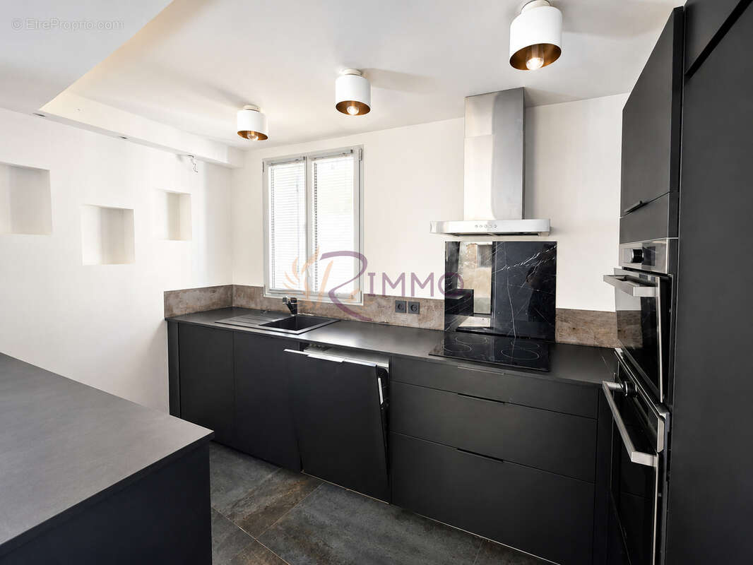 Appartement à EGUILLES