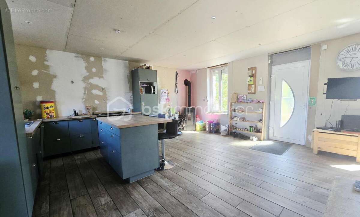 Maison à PUY-GUILLAUME