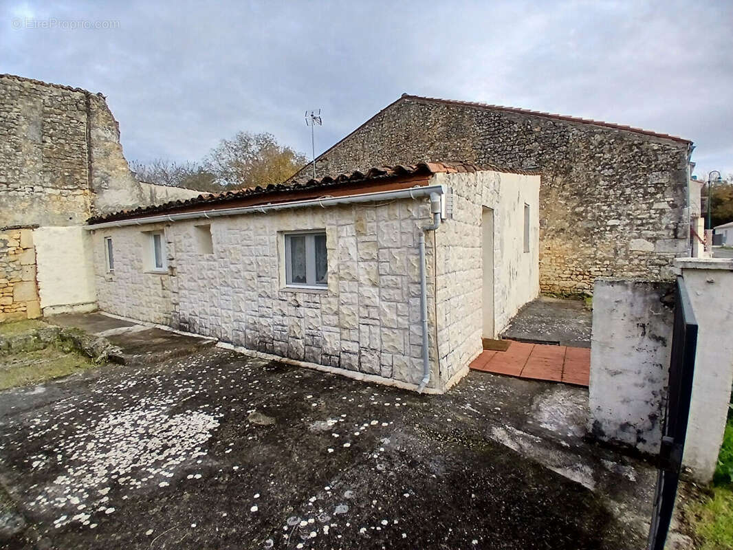 Maison à SAINT-VAIZE