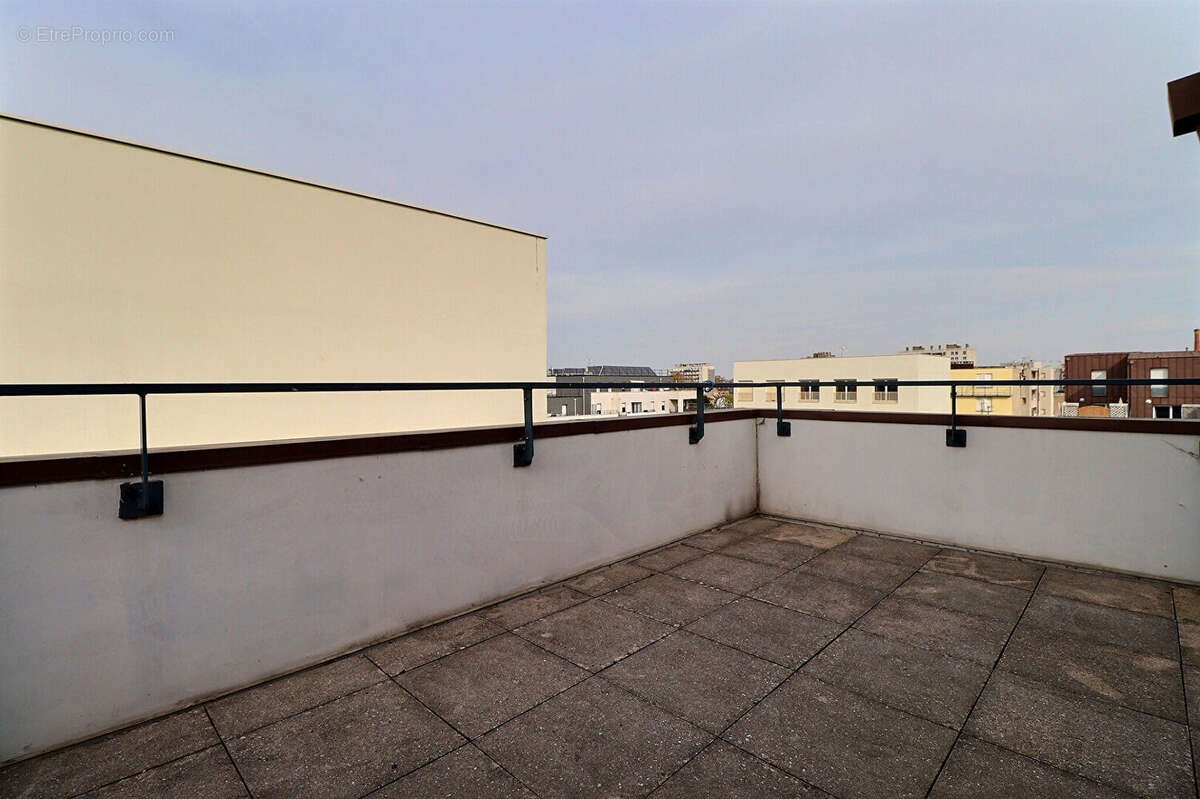 Appartement à AUBERVILLIERS