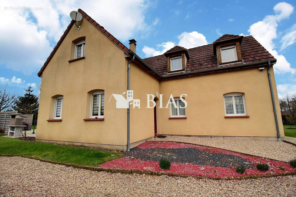 Maison à BERNAY