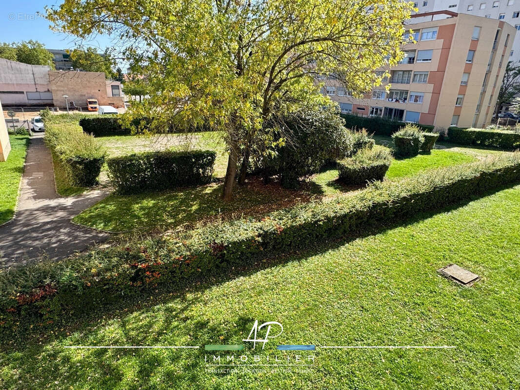 Appartement à CHENOVE