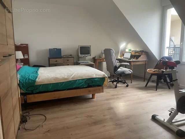 Appartement à LES CLAYES-SOUS-BOIS
