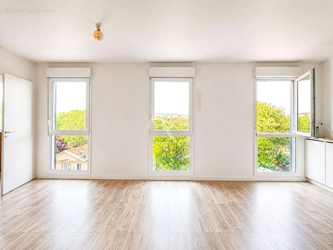 Appartement 2 pièces lumineux avec balcon - Petit Ivry - photo 2