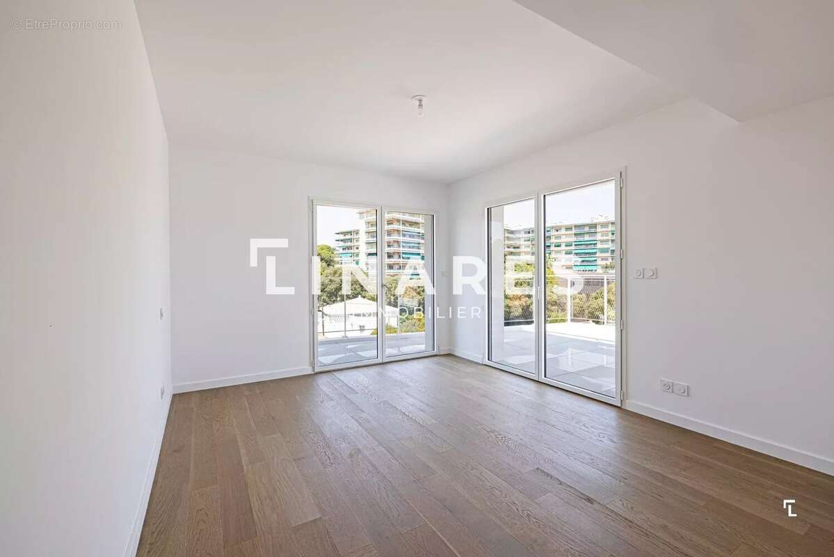 LE SKYINE - Appartement T4 de 160m² - Rooftop - Terrasses panoramiques - 13008 - photo 16