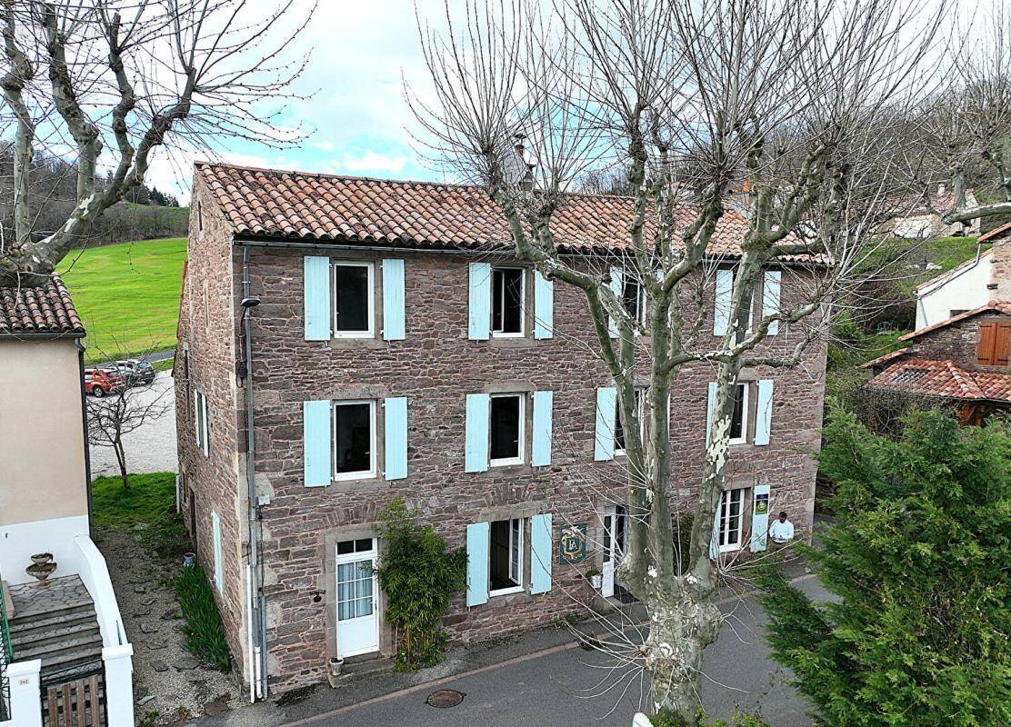 Maison à SAINT-VICTOR-ET-MELVIEU